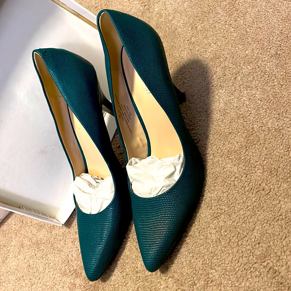 Nine West Garisono teal colored women’s heels